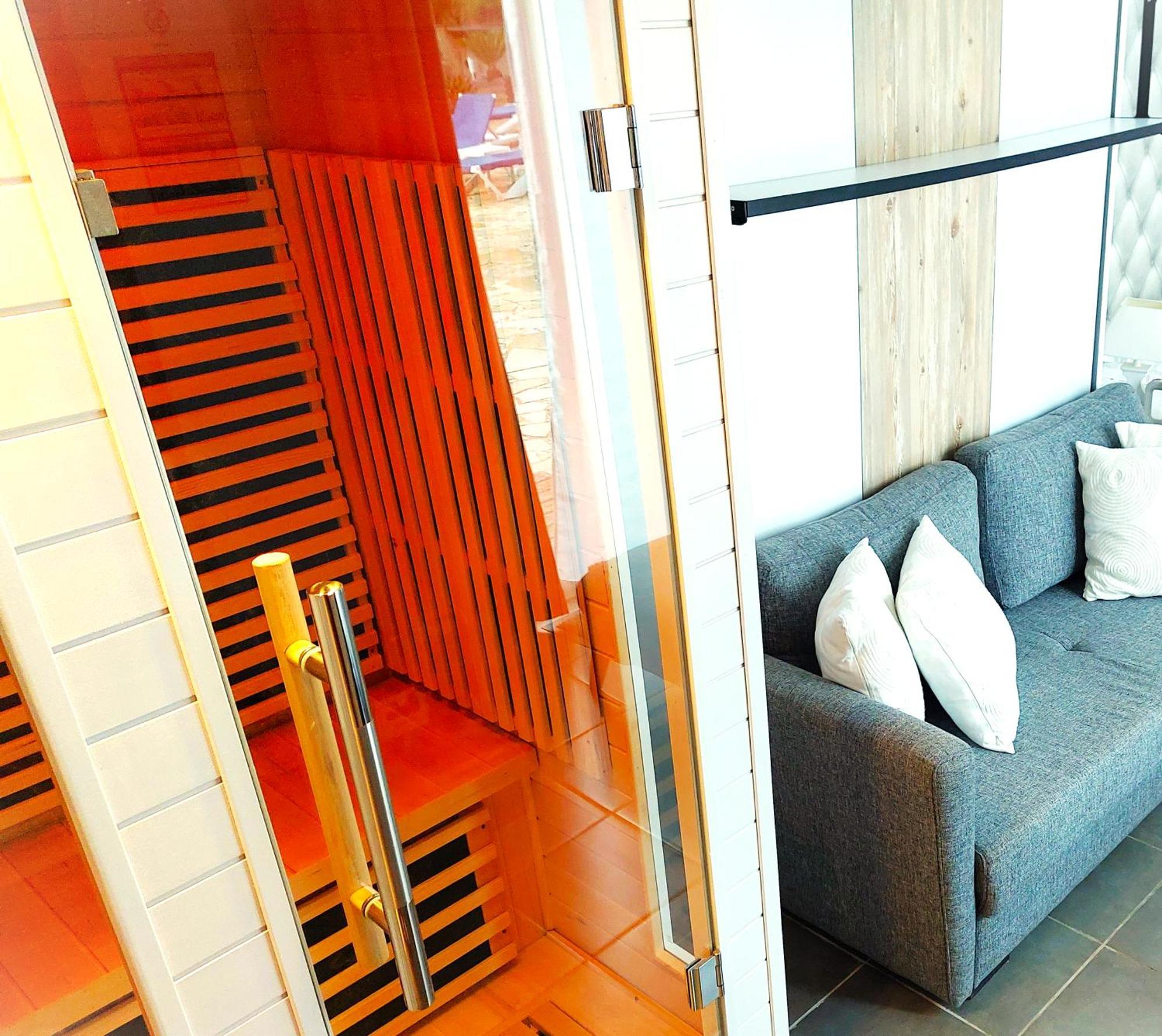 Hotel Les Jardins De Bormes, Sauna & Jacuzzi Exteriör bild