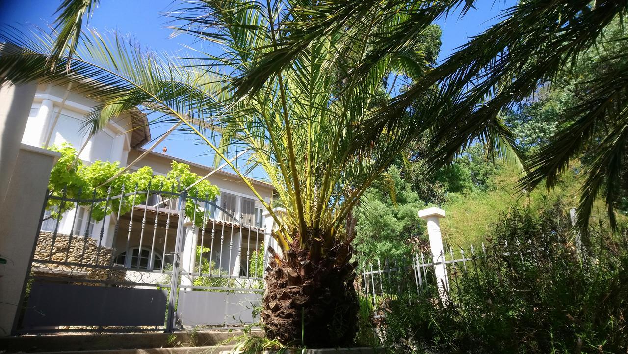 Hotel Les Jardins De Bormes, Sauna & Jacuzzi Exteriör bild